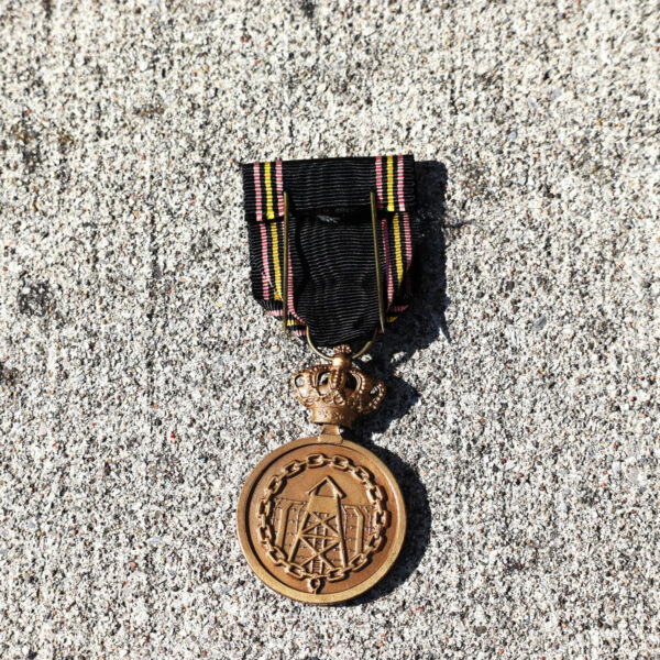 WW2 Belgium Prisoner of War Medal 1940-1945 - Image 2