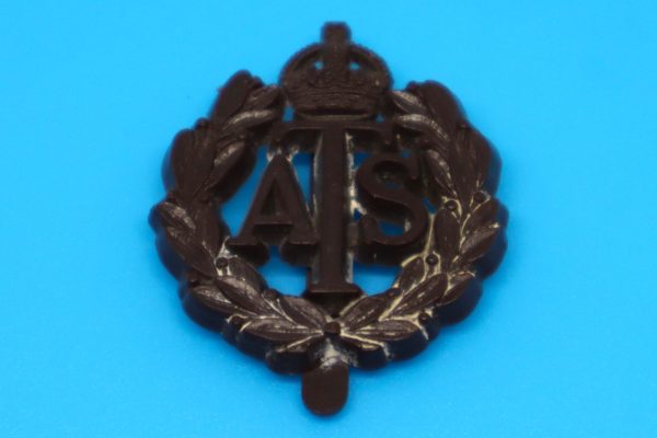 WW2 ATS Woman's Bakelite Cap Badge - Image 2