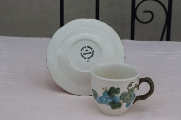 6 Sculpture Grape teacup and Saucer by Metlox. - Image 3